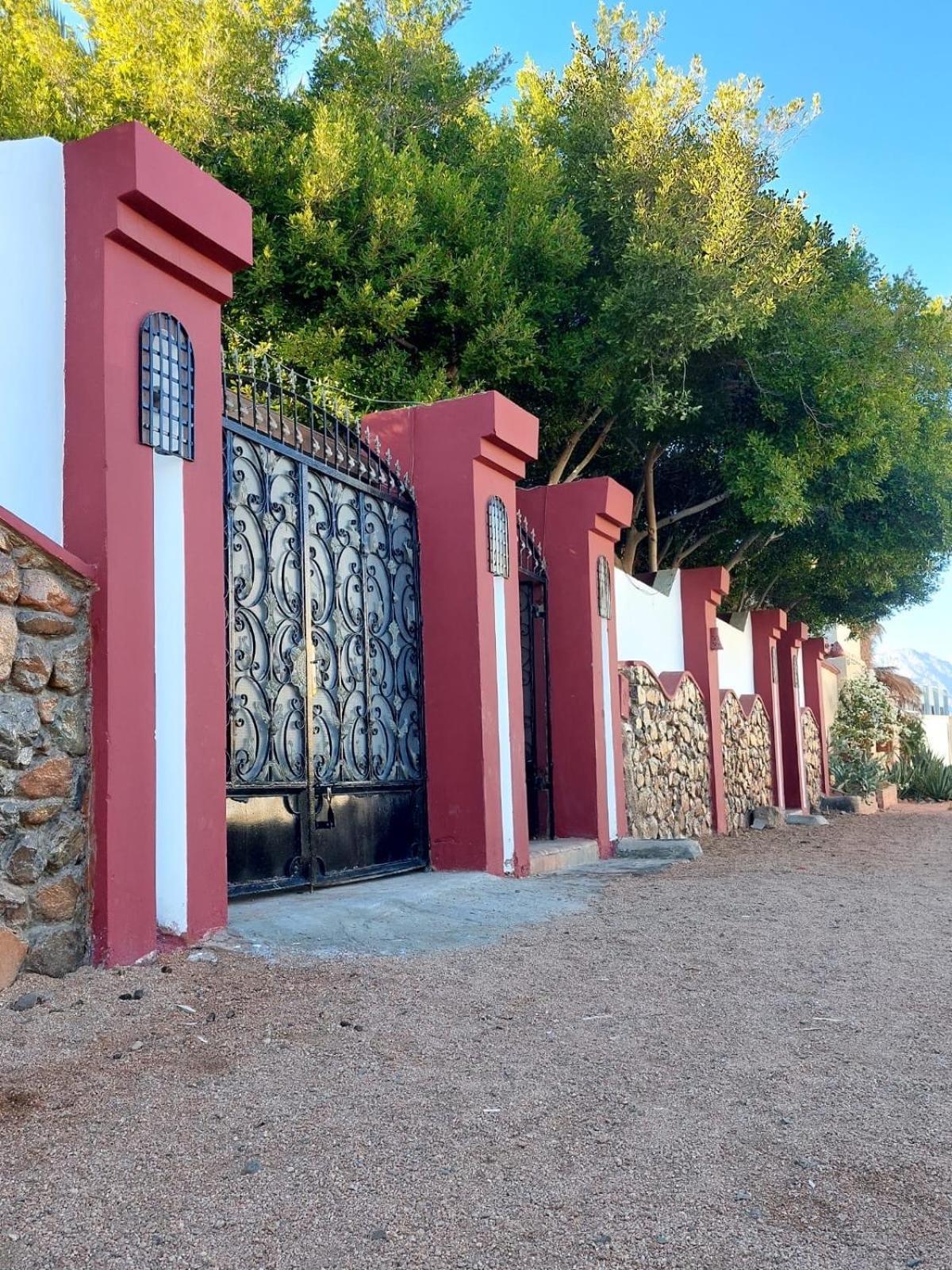Holiday home Red Oasis